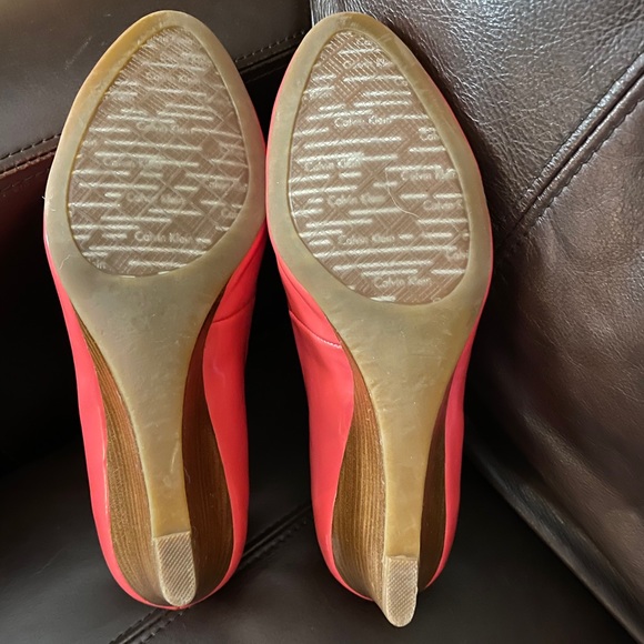 Calvin Klein Yazmin Patent Leather Wedge Pumps - Picture 6 of 10